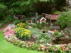 kleine Schwedenh&auml;user in Blumen