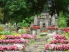 das alte Prunkst&uuml;ck ein Schloss aus Steinen in Blumen